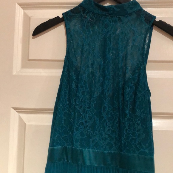 Sexy yet elegant Gown BEBE - Picture 3 of 7